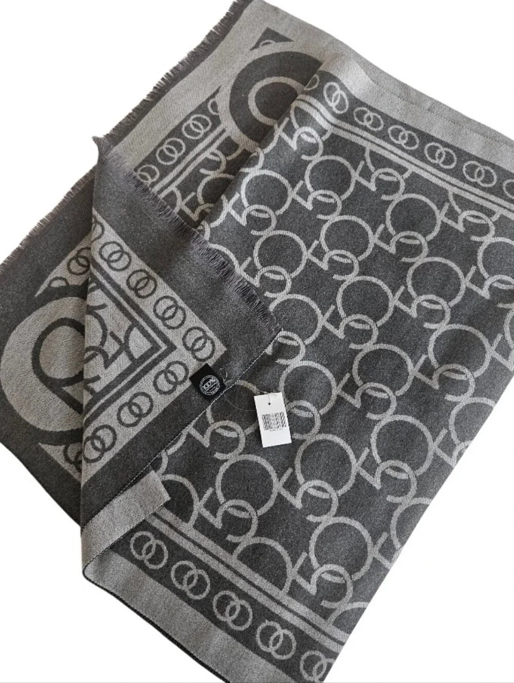 NWT 100% Bloominger Gray Patterned Women's Wrap Scarf